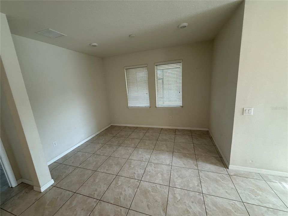 En Venta: $405,000 (5 camas, 3 baños, 2485 Pies cuadrados)