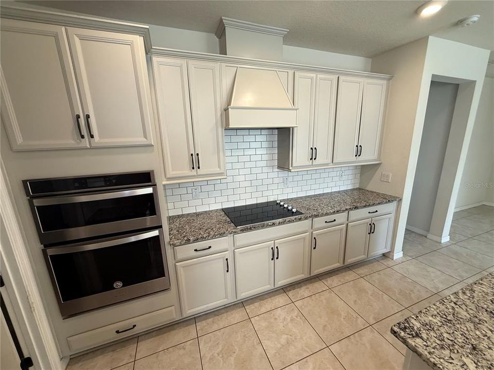 En Venta: $405,000 (5 camas, 3 baños, 2485 Pies cuadrados)