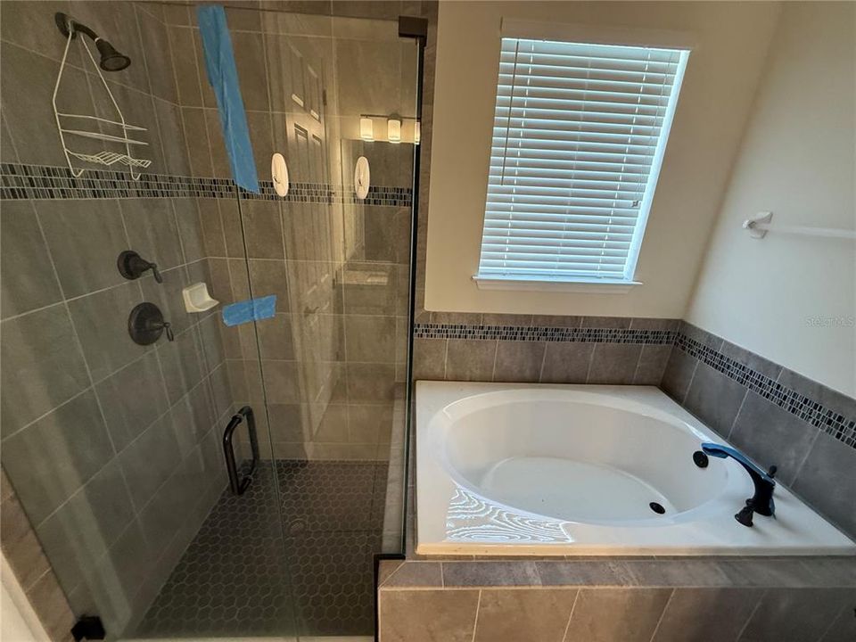 En Venta: $405,000 (5 camas, 3 baños, 2485 Pies cuadrados)