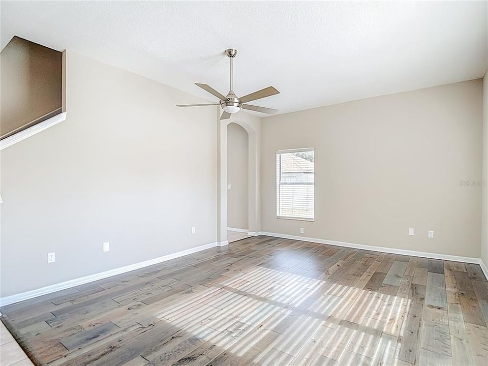 For Sale: $449,900 (4 beds, 3 baths, 2495 Square Feet)