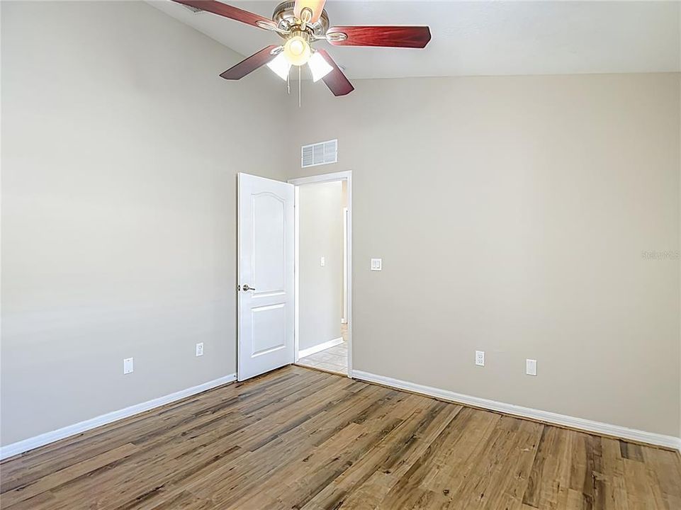 For Sale: $449,900 (4 beds, 3 baths, 2495 Square Feet)