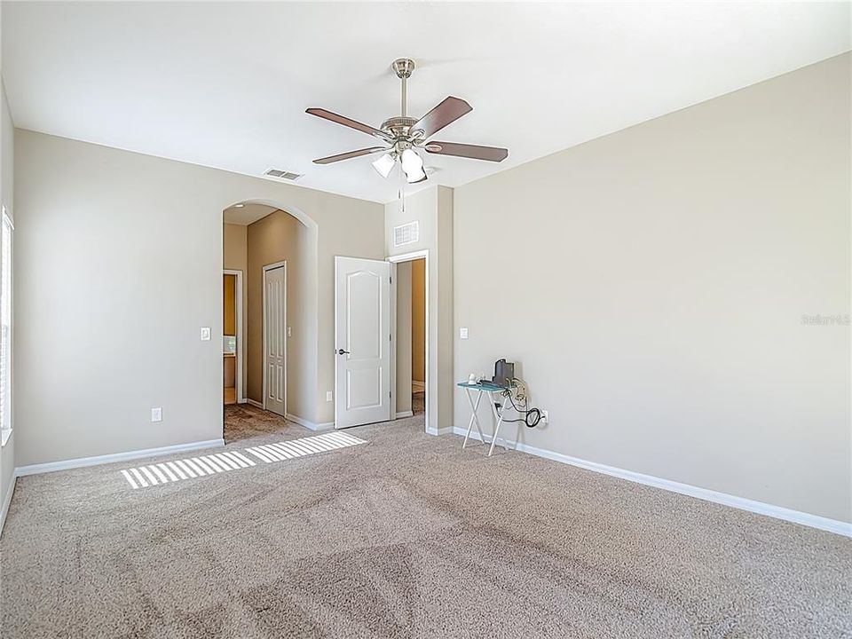 For Sale: $449,900 (4 beds, 3 baths, 2495 Square Feet)