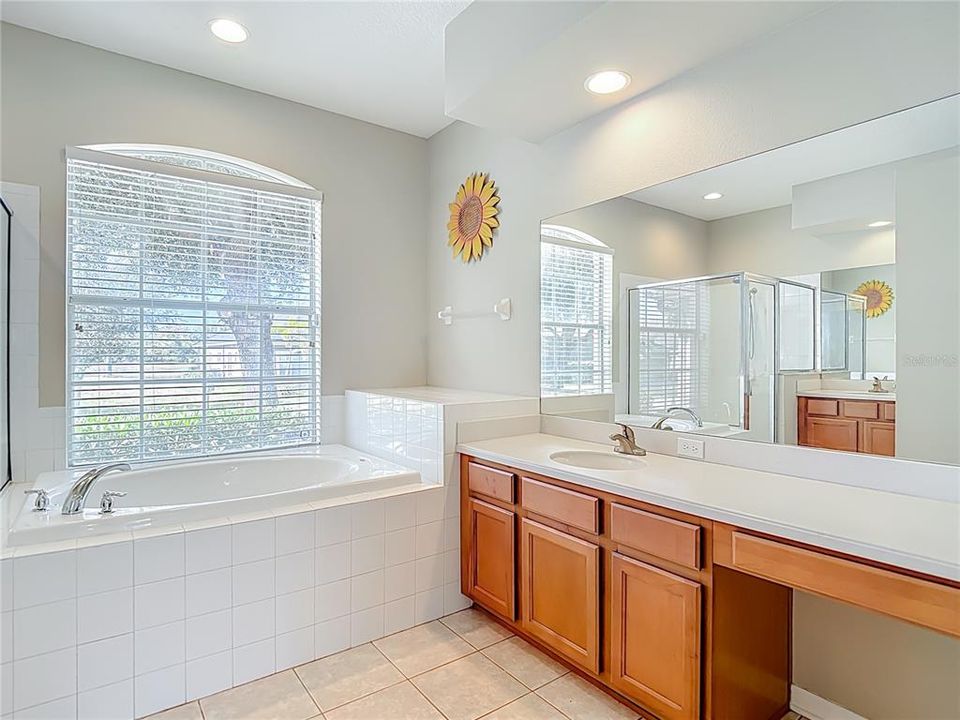 For Sale: $449,900 (4 beds, 3 baths, 2495 Square Feet)