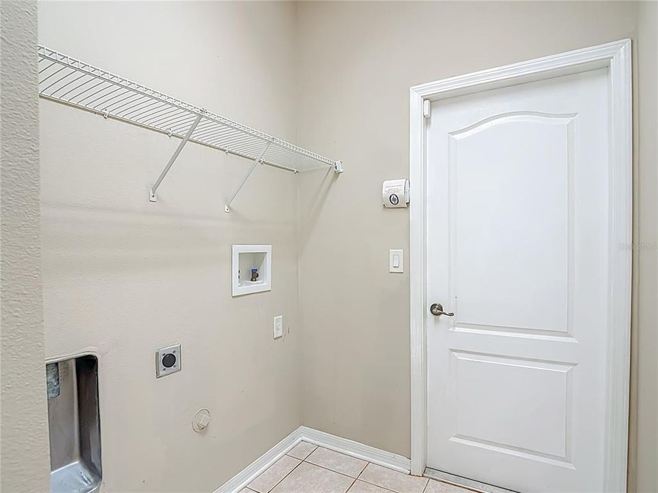 For Sale: $449,900 (4 beds, 3 baths, 2495 Square Feet)