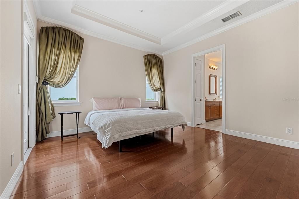 En Venta: $2,225,000 (5 camas, 4 baños, 4414 Pies cuadrados)