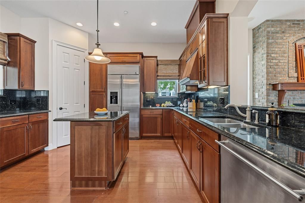 En Venta: $2,225,000 (5 camas, 4 baños, 4414 Pies cuadrados)