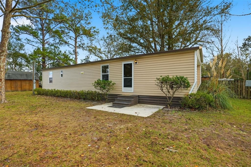 Recently Sold: $129,900 (2 beds, 1 baths, 728 Square Feet)