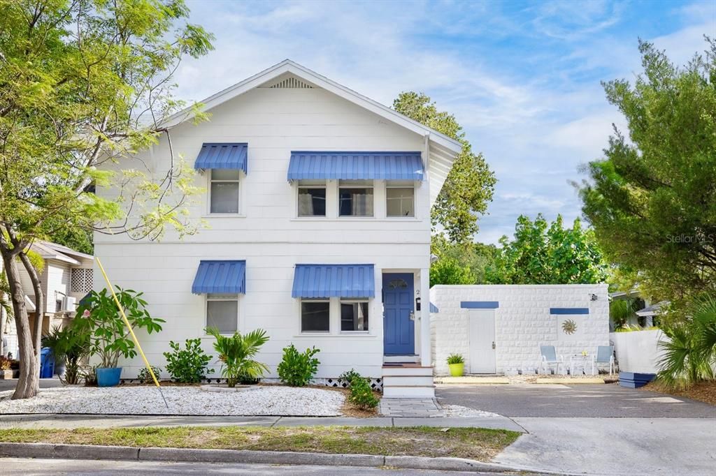 En Venta: $560,000 (4 camas, 0 baños, 1308 Pies cuadrados)