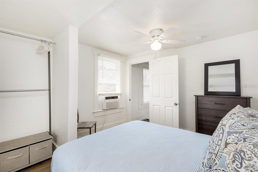 En Venta: $560,000 (4 camas, 0 baños, 1308 Pies cuadrados)