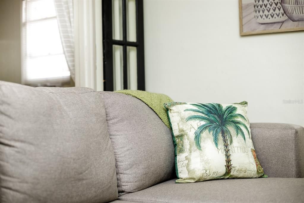 En Venta: $560,000 (4 camas, 0 baños, 1308 Pies cuadrados)