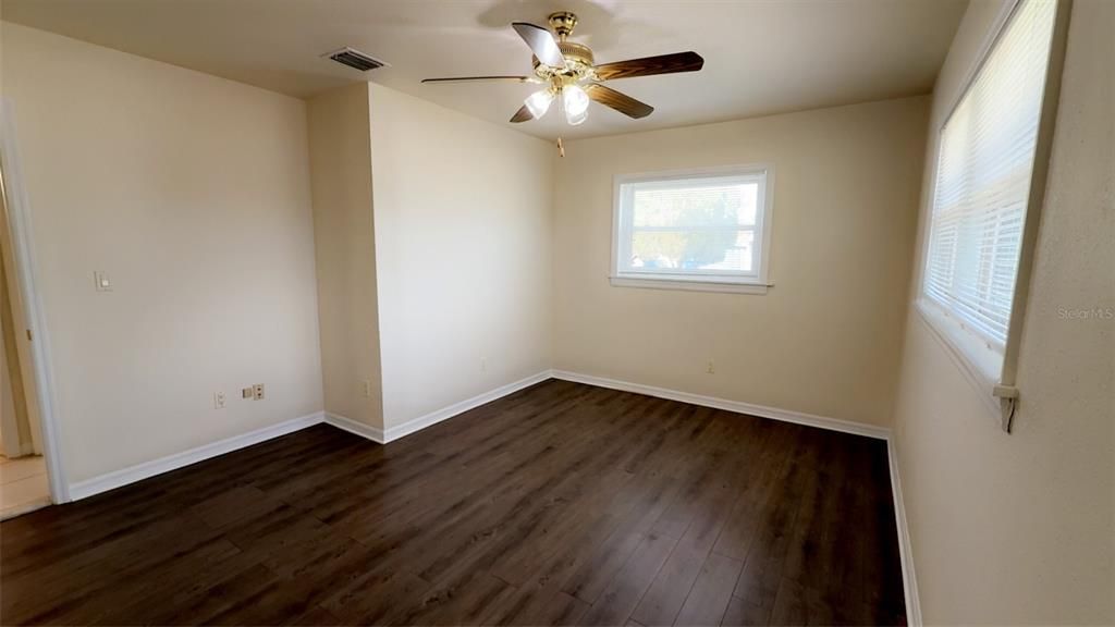 На продажу: $374,500 (4 спален, 2 ванн, 1540 Квадратных фут)