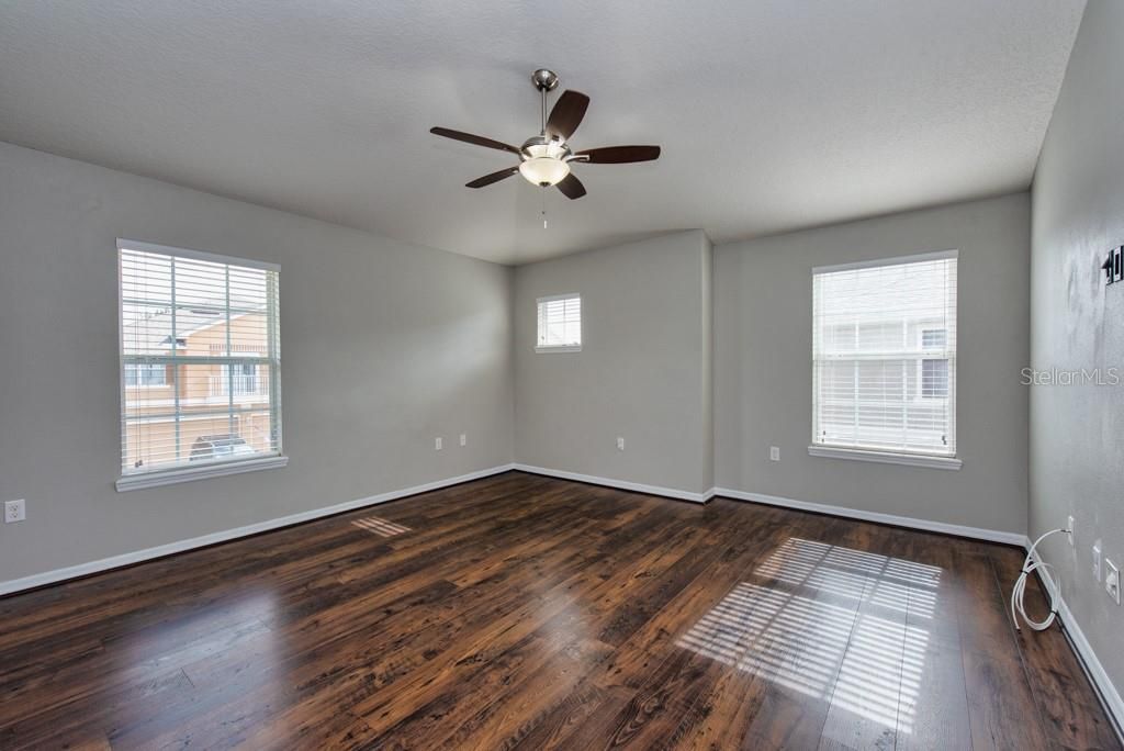 En Venta: $260,000 (3 camas, 2 baños, 1662 Pies cuadrados)