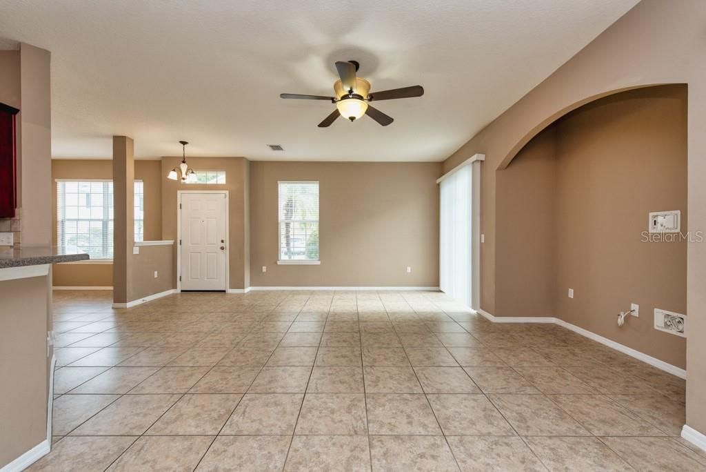 En Venta: $260,000 (3 camas, 2 baños, 1662 Pies cuadrados)