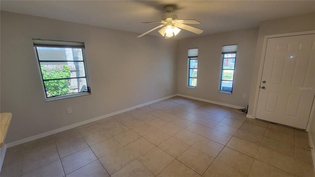 For Rent: $1,650 (1 beds, 1 baths, 672 Square Feet)
