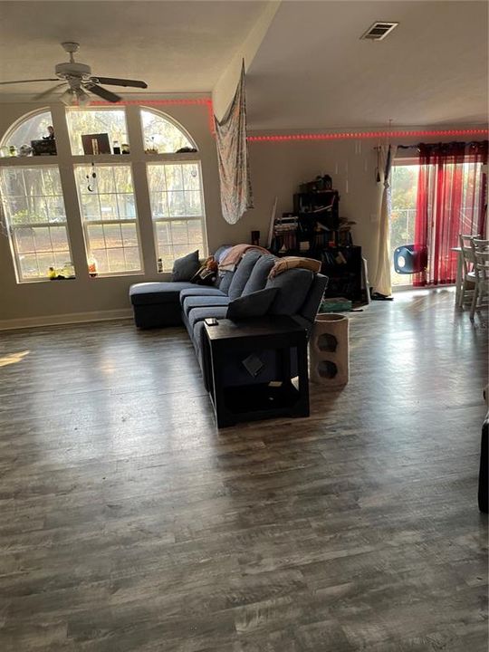 En Venta: $259,900 (3 camas, 2 baños, 1798 Pies cuadrados)