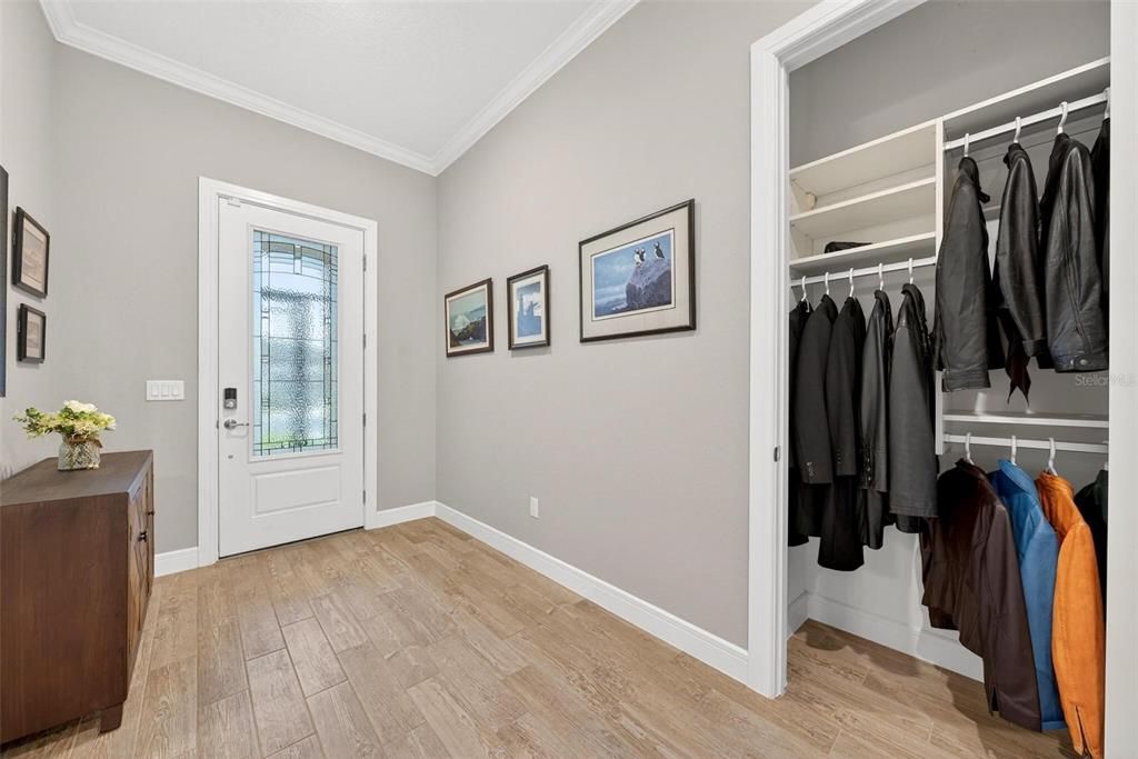 En Venta: $989,900 (3 camas, 3 baños, 2892 Pies cuadrados)