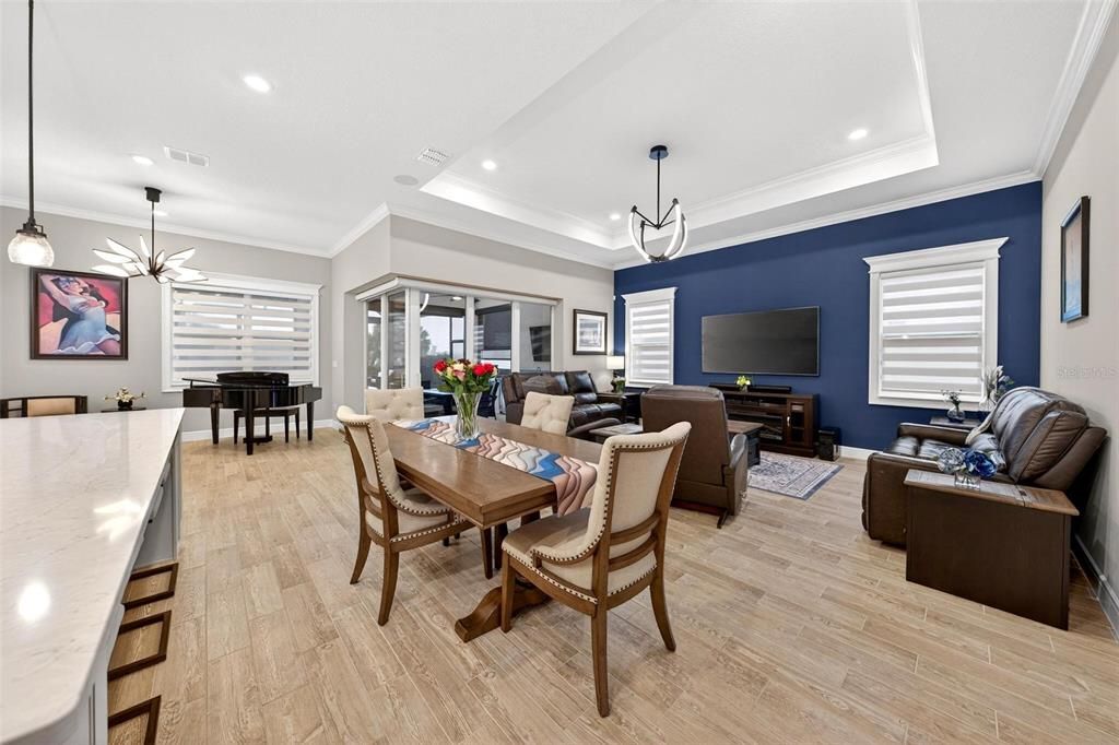 En Venta: $989,900 (3 camas, 3 baños, 2892 Pies cuadrados)