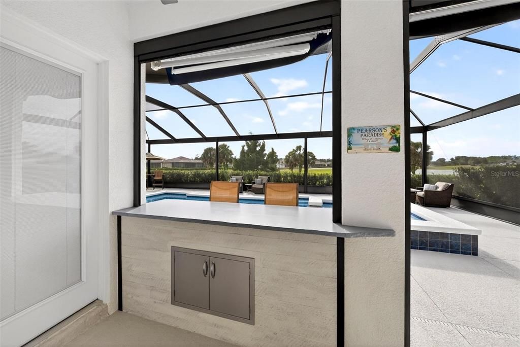 En Venta: $989,900 (3 camas, 3 baños, 2892 Pies cuadrados)