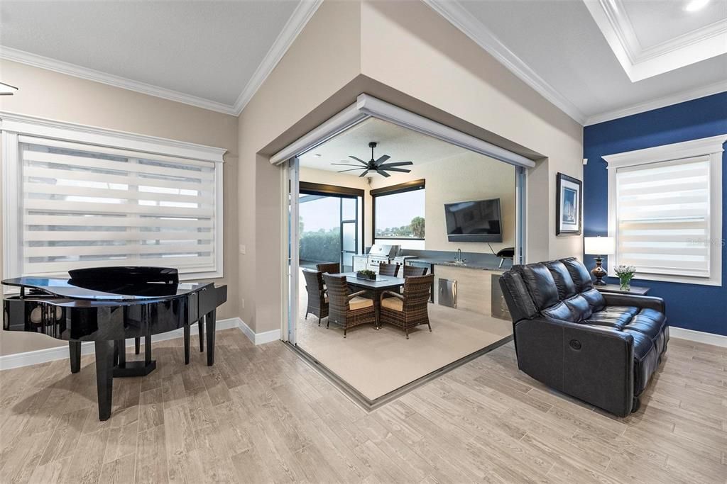 En Venta: $989,900 (3 camas, 3 baños, 2892 Pies cuadrados)