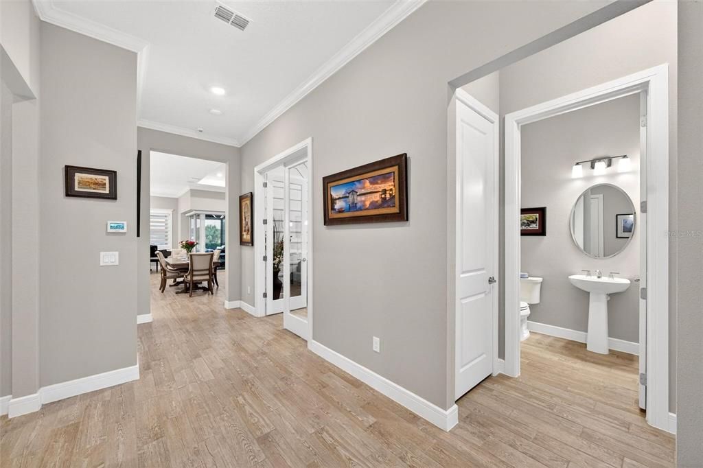 En Venta: $989,900 (3 camas, 3 baños, 2892 Pies cuadrados)