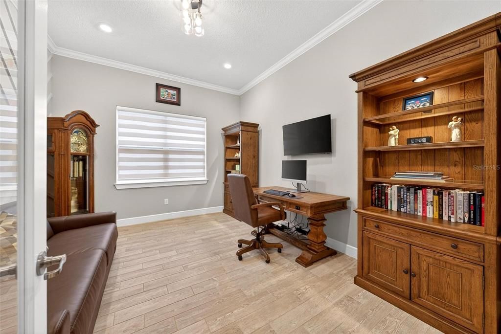 En Venta: $989,900 (3 camas, 3 baños, 2892 Pies cuadrados)