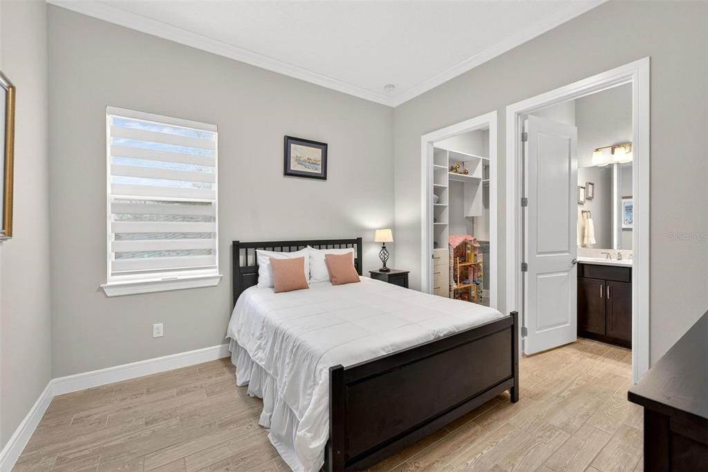 En Venta: $989,900 (3 camas, 3 baños, 2892 Pies cuadrados)