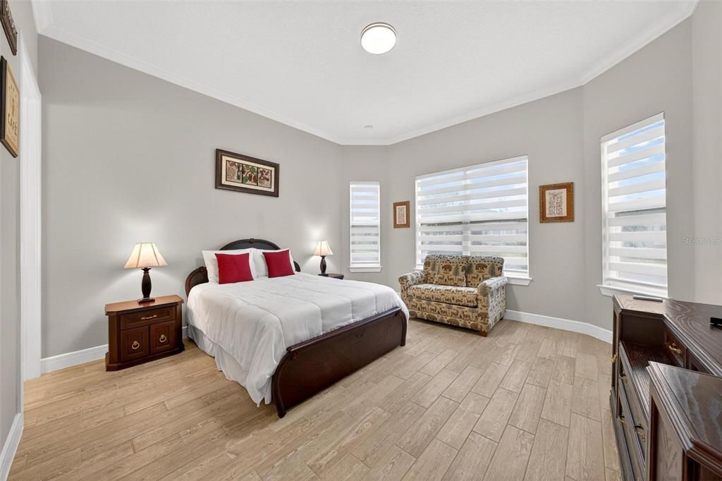 En Venta: $989,900 (3 camas, 3 baños, 2892 Pies cuadrados)