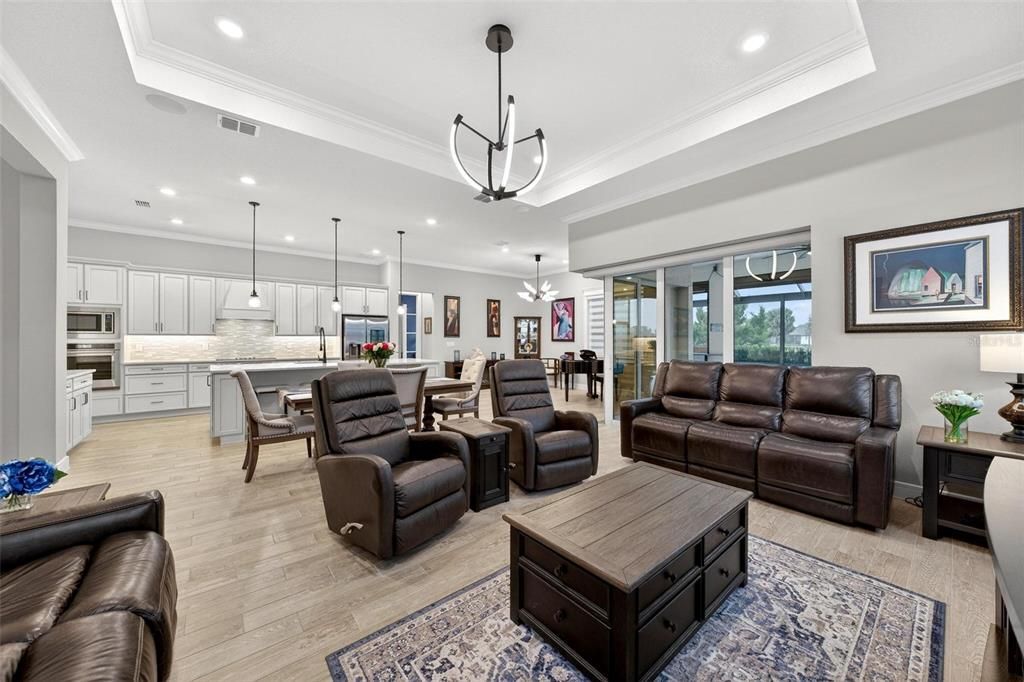 En Venta: $989,900 (3 camas, 3 baños, 2892 Pies cuadrados)