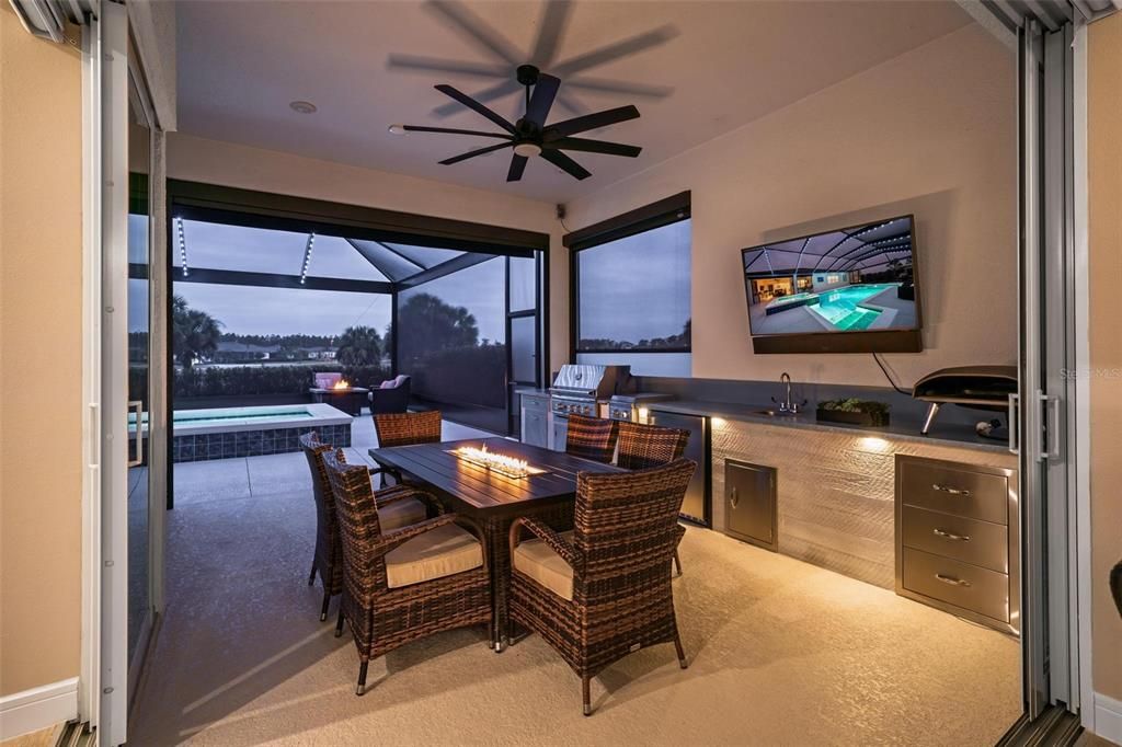 En Venta: $989,900 (3 camas, 3 baños, 2892 Pies cuadrados)