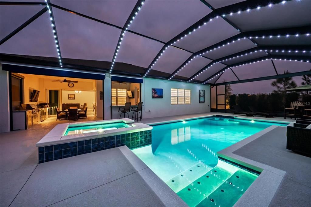 En Venta: $989,900 (3 camas, 3 baños, 2892 Pies cuadrados)