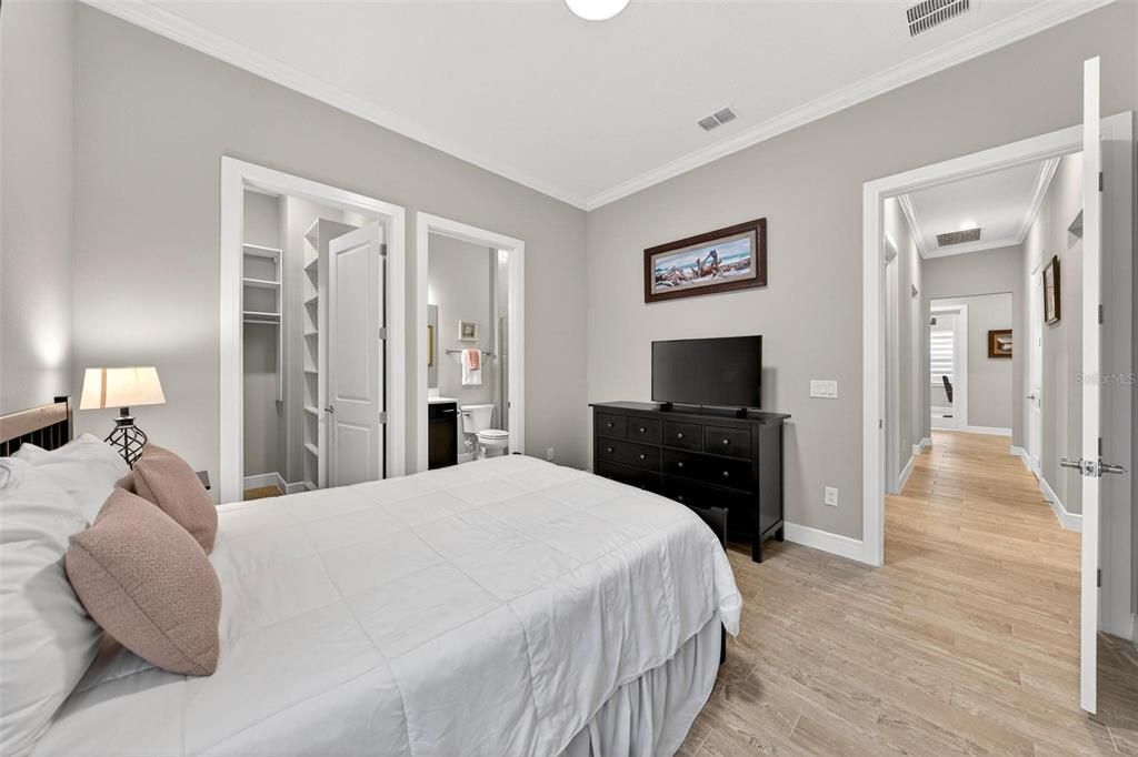 En Venta: $989,900 (3 camas, 3 baños, 2892 Pies cuadrados)