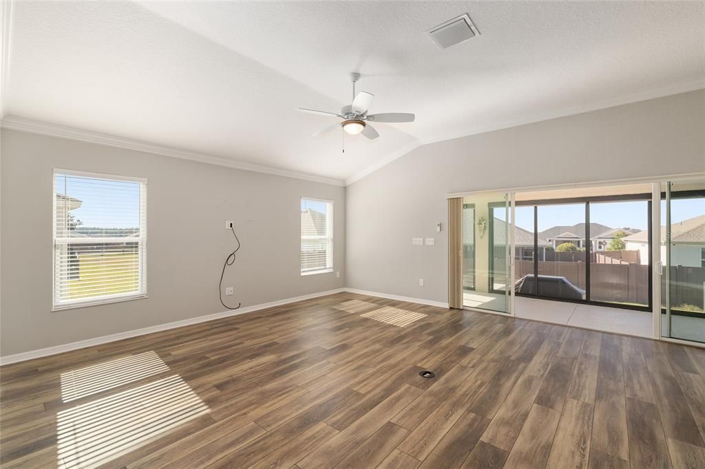 En Venta: $440,000 (3 camas, 2 baños, 1970 Pies cuadrados)