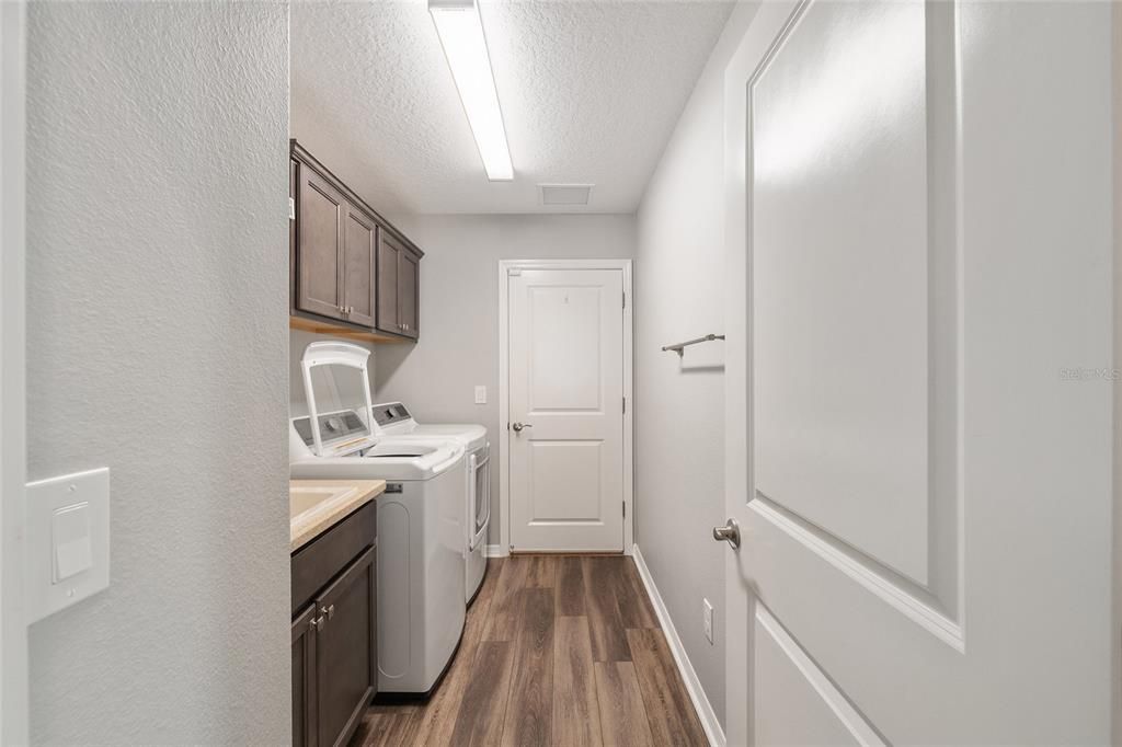 En Venta: $440,000 (3 camas, 2 baños, 1970 Pies cuadrados)