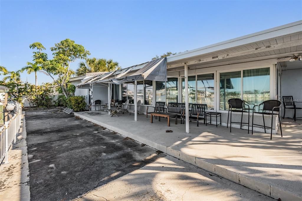 En Venta: $949,900 (4 camas, 2 baños, 2519 Pies cuadrados)