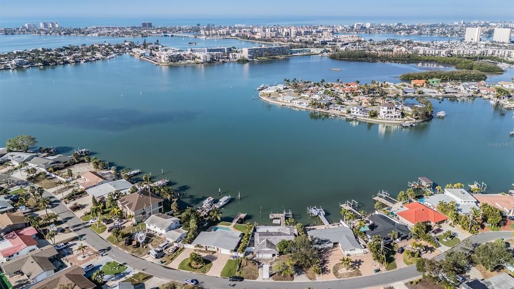 En Venta: $949,900 (4 camas, 2 baños, 2519 Pies cuadrados)