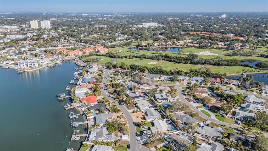 En Venta: $949,900 (4 camas, 2 baños, 2519 Pies cuadrados)