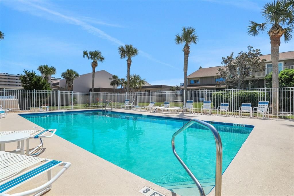 For Sale: $440,000 (2 beds, 2 baths, 1270 Square Feet)