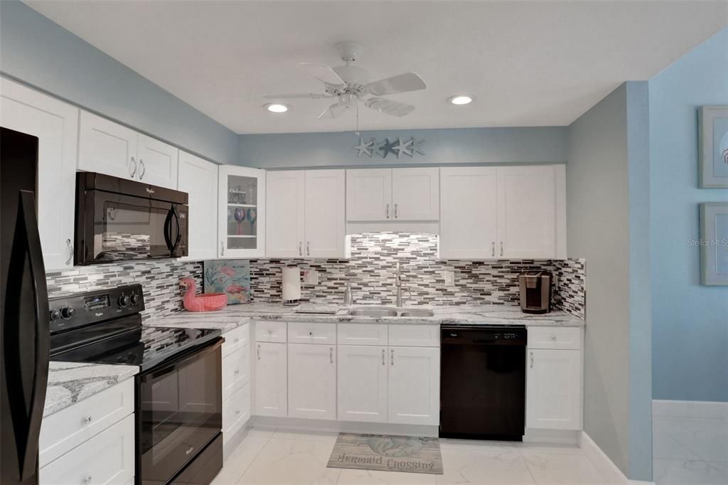 For Sale: $440,000 (2 beds, 2 baths, 1270 Square Feet)