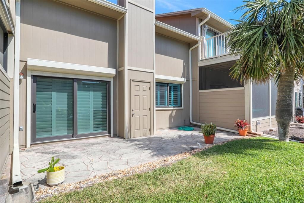 For Sale: $440,000 (2 beds, 2 baths, 1270 Square Feet)