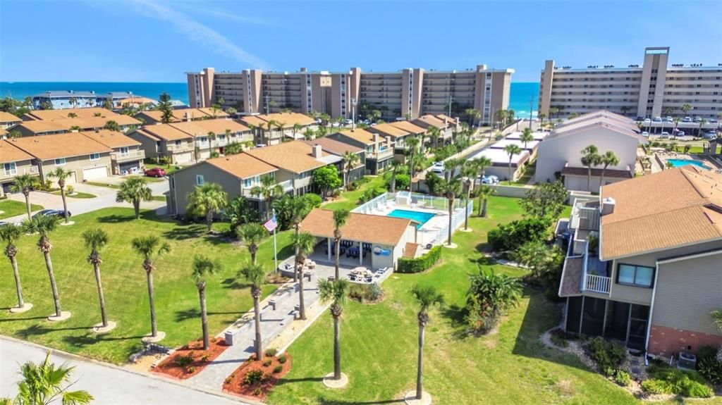 For Sale: $440,000 (2 beds, 2 baths, 1270 Square Feet)
