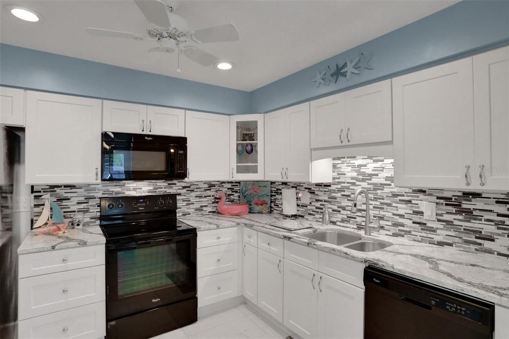 For Sale: $440,000 (2 beds, 2 baths, 1270 Square Feet)