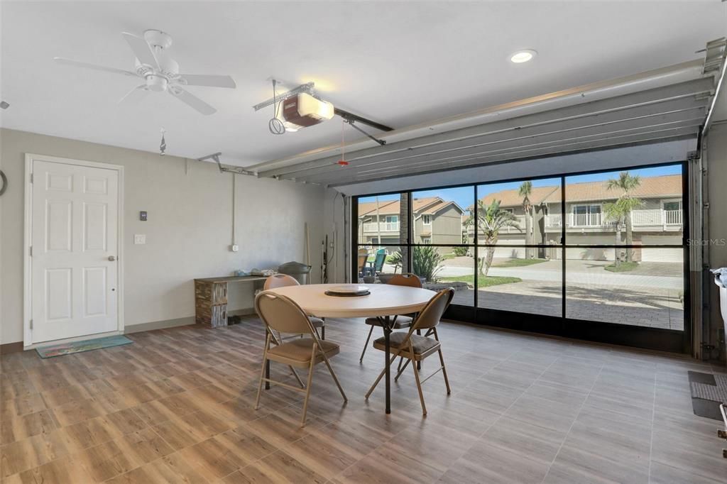 For Sale: $440,000 (2 beds, 2 baths, 1270 Square Feet)