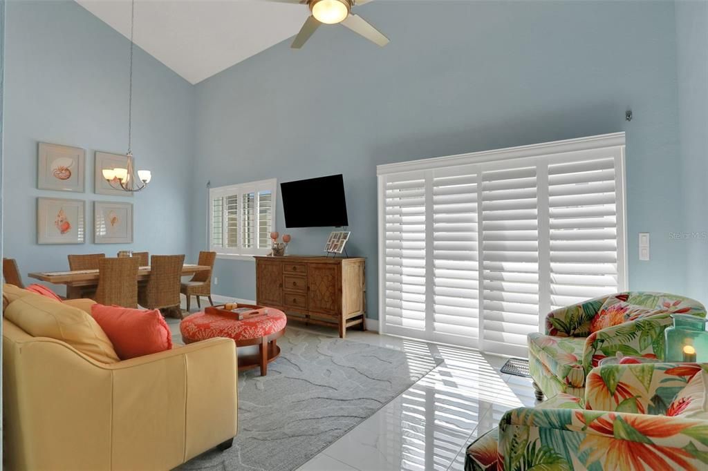For Sale: $440,000 (2 beds, 2 baths, 1270 Square Feet)