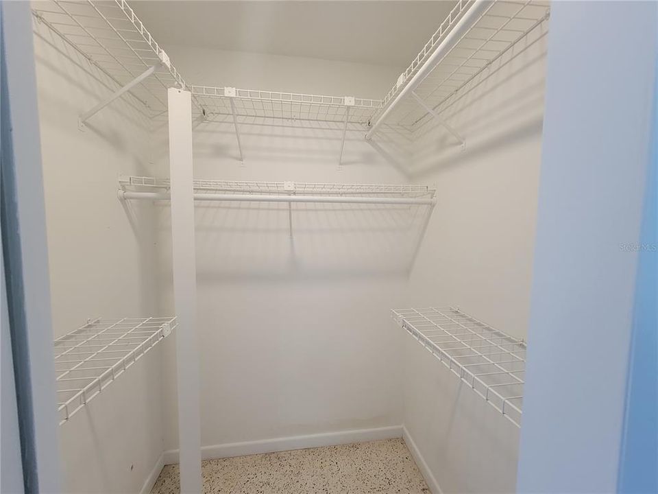 Под контрактом: $499,000 (3 спален, 2 ванн, 1995 Квадратных фут)