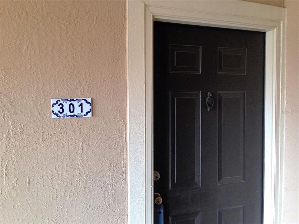 出租: $1,400 (1 贝兹, 1 浴室, 813 平方英尺)