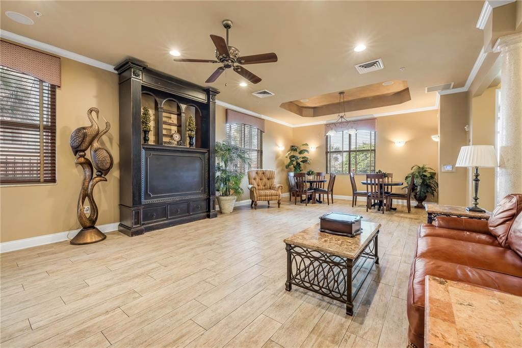En Venta: $925,000 (3 camas, 3 baños, 2486 Pies cuadrados)