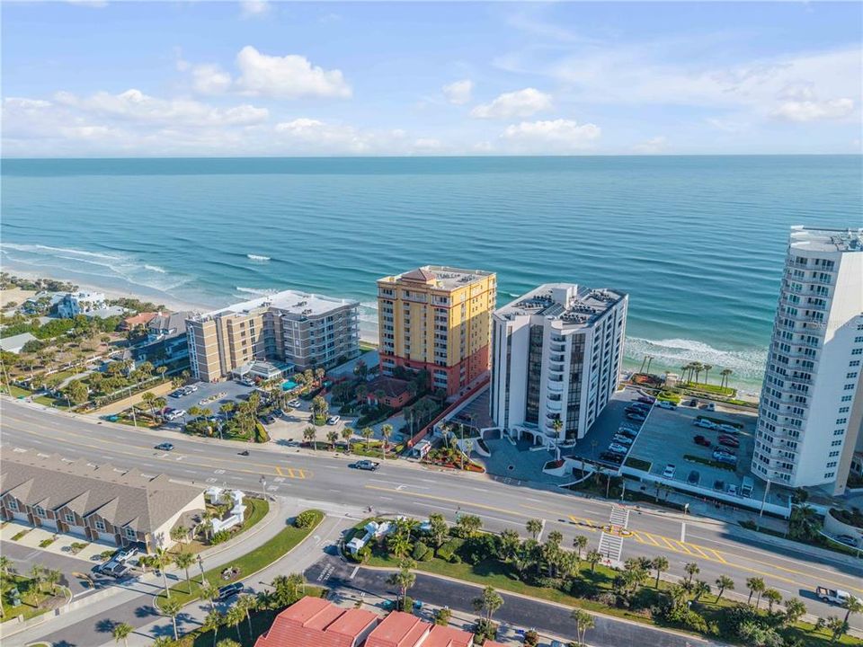 En Venta: $925,000 (3 camas, 3 baños, 2486 Pies cuadrados)