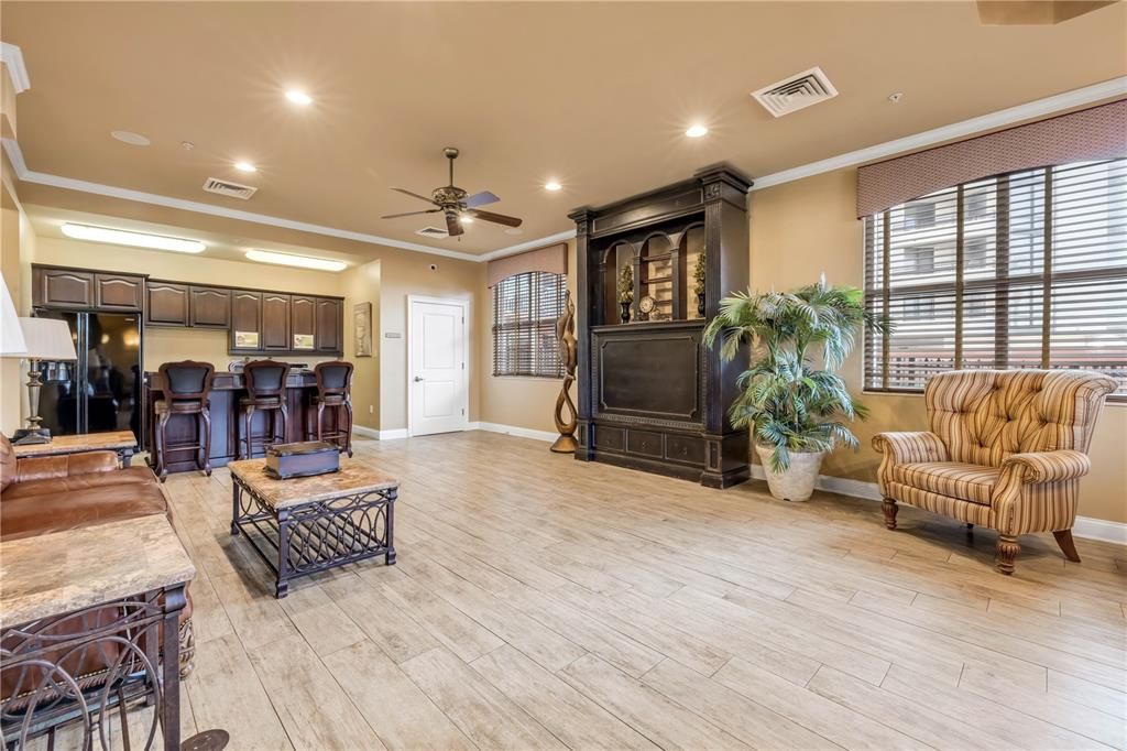 En Venta: $925,000 (3 camas, 3 baños, 2486 Pies cuadrados)