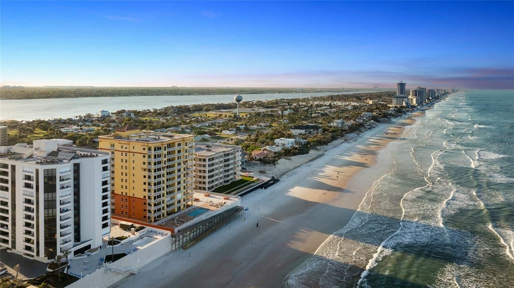 En Venta: $925,000 (3 camas, 3 baños, 2486 Pies cuadrados)