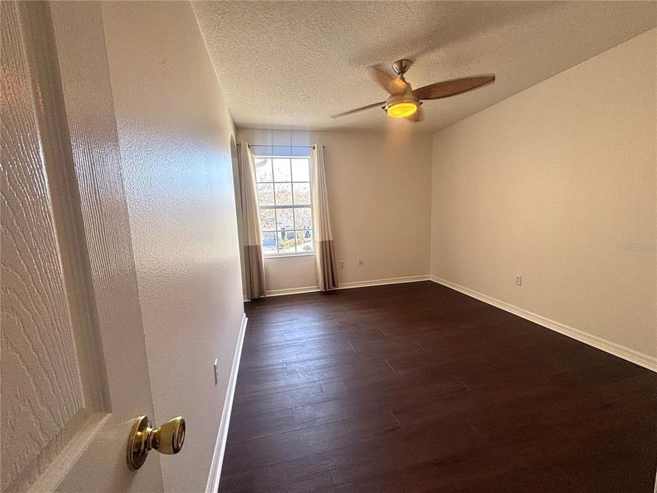 出租: $1,949 (2 贝兹, 2 浴室, 1152 平方英尺)